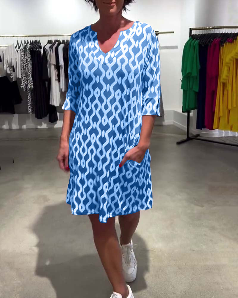 Ludmila - Zomerjurk met grafische print en v-hals voor dames