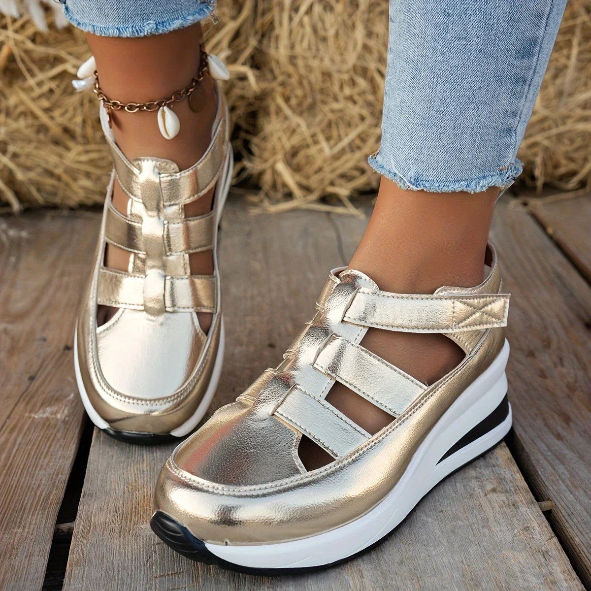 Teresina - Damesplateausandaal met sportieve look