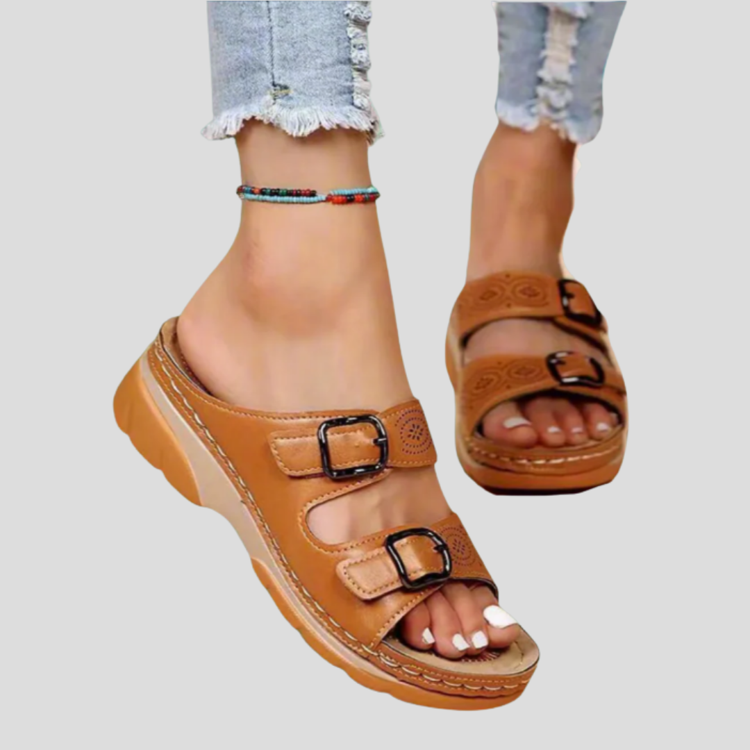 Grethe - Dames comfort-muilsandalen met verstelbare bandjes en sleehak