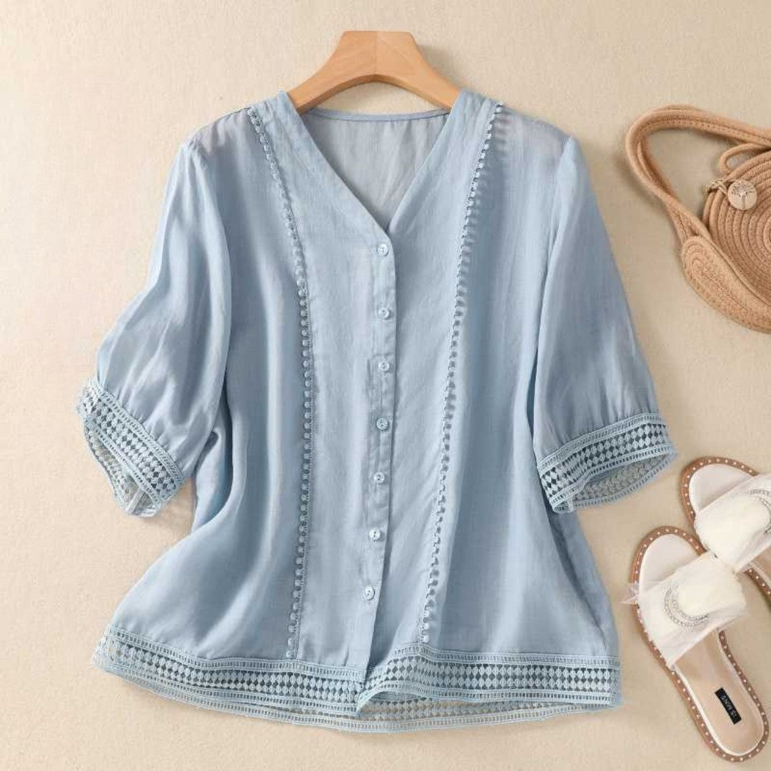 Rhiannon - V-hals knoopblouse met kantdetails voor dames