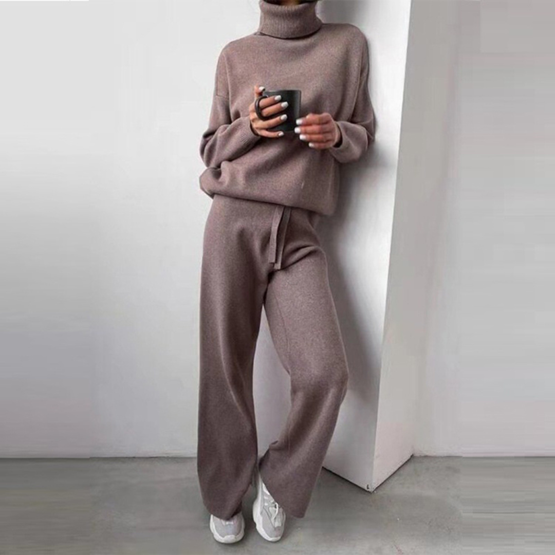 Thais - Comfortabele lounge set met coltrui voor dames