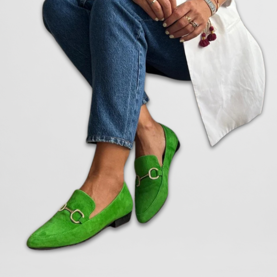 Helmi - Dames loafers met subtiele hak en metalen detail