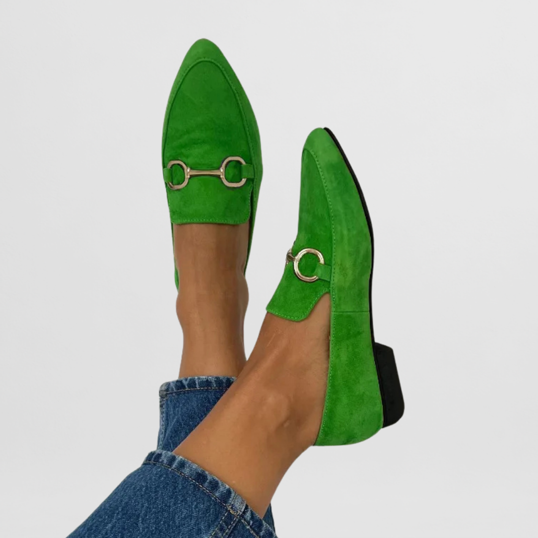 Helmi - Dames loafers met subtiele hak en metalen detail