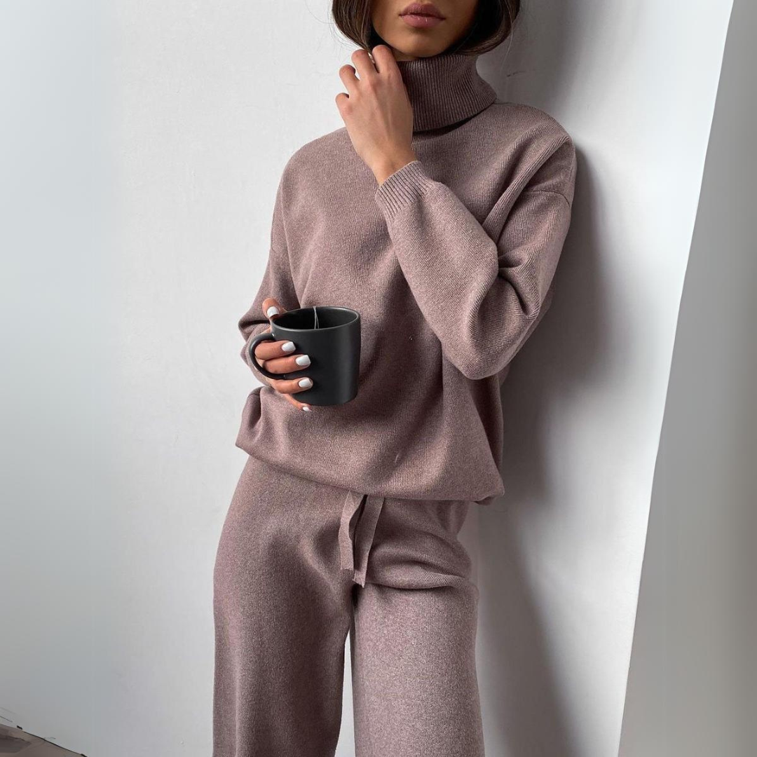 Thais - Comfortabele lounge set met coltrui voor dames