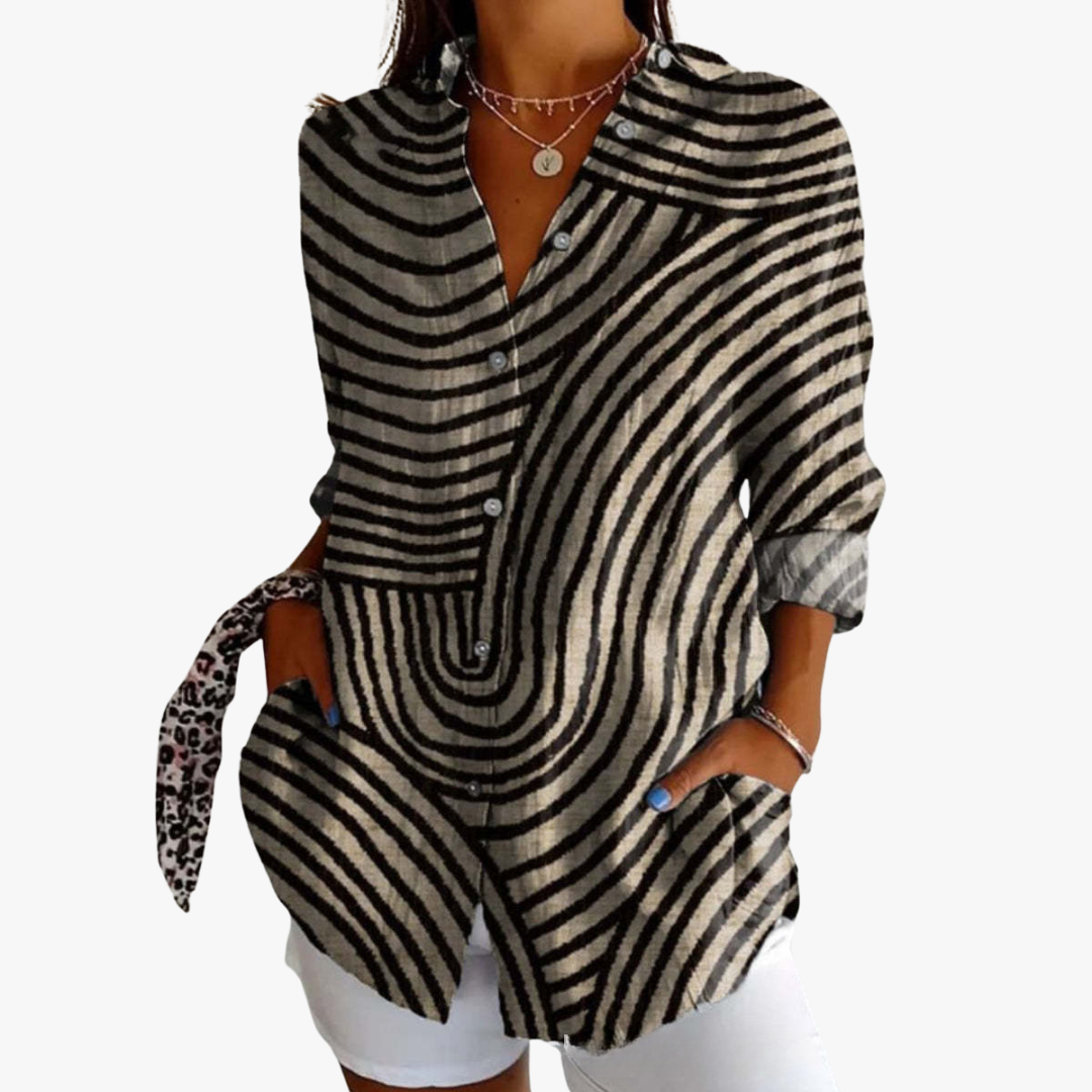 Lucetta - Losvallende damesblouse met print en knoopsluiting