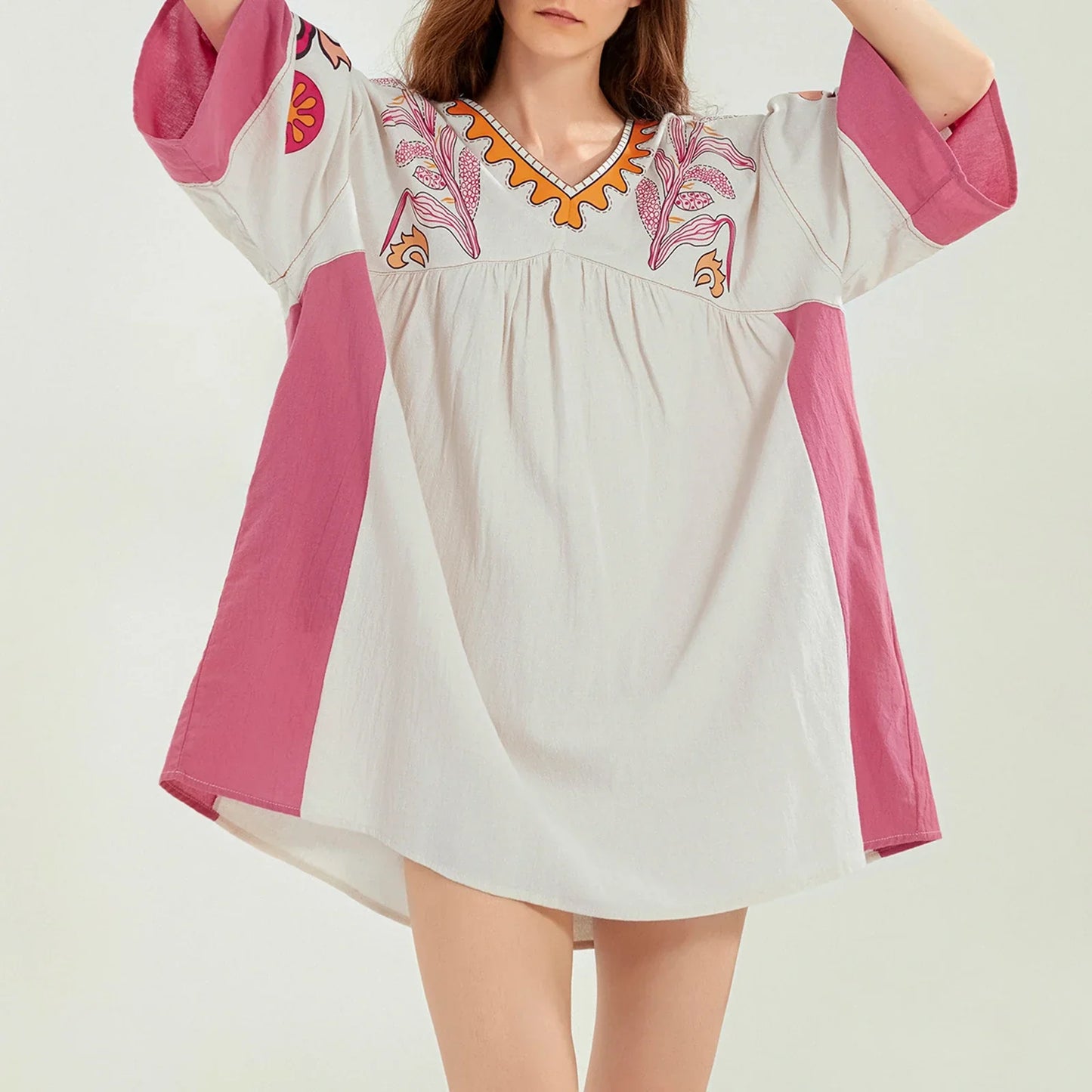 Mabelle – Dames tuniekjurk met v-hals en geborduurde details