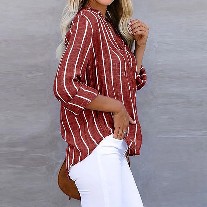 Sitara - Losvallende dames blouse met v-hals en knoopsluiting