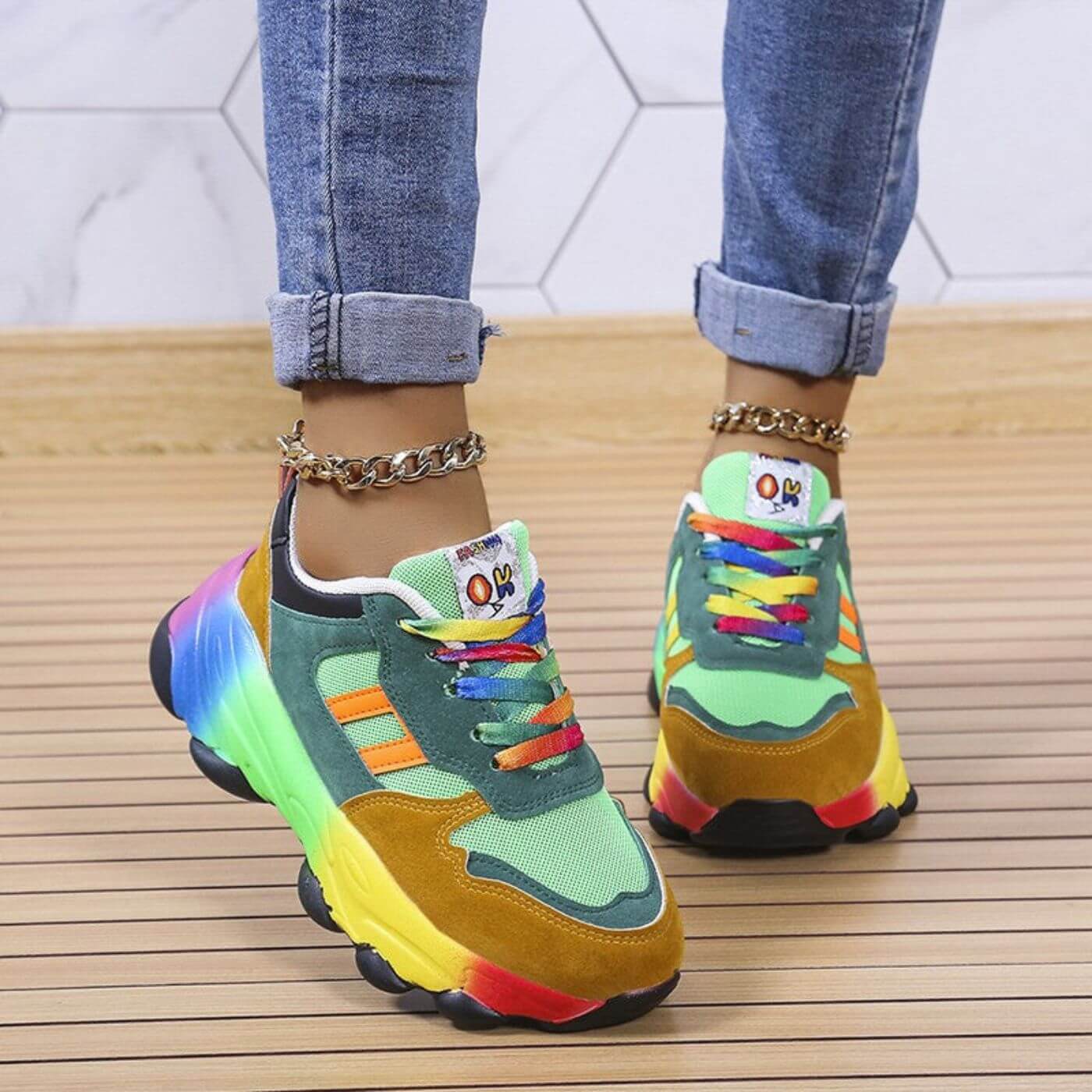 Rufina - Dames sneaker met regenboogzool en colorblock design