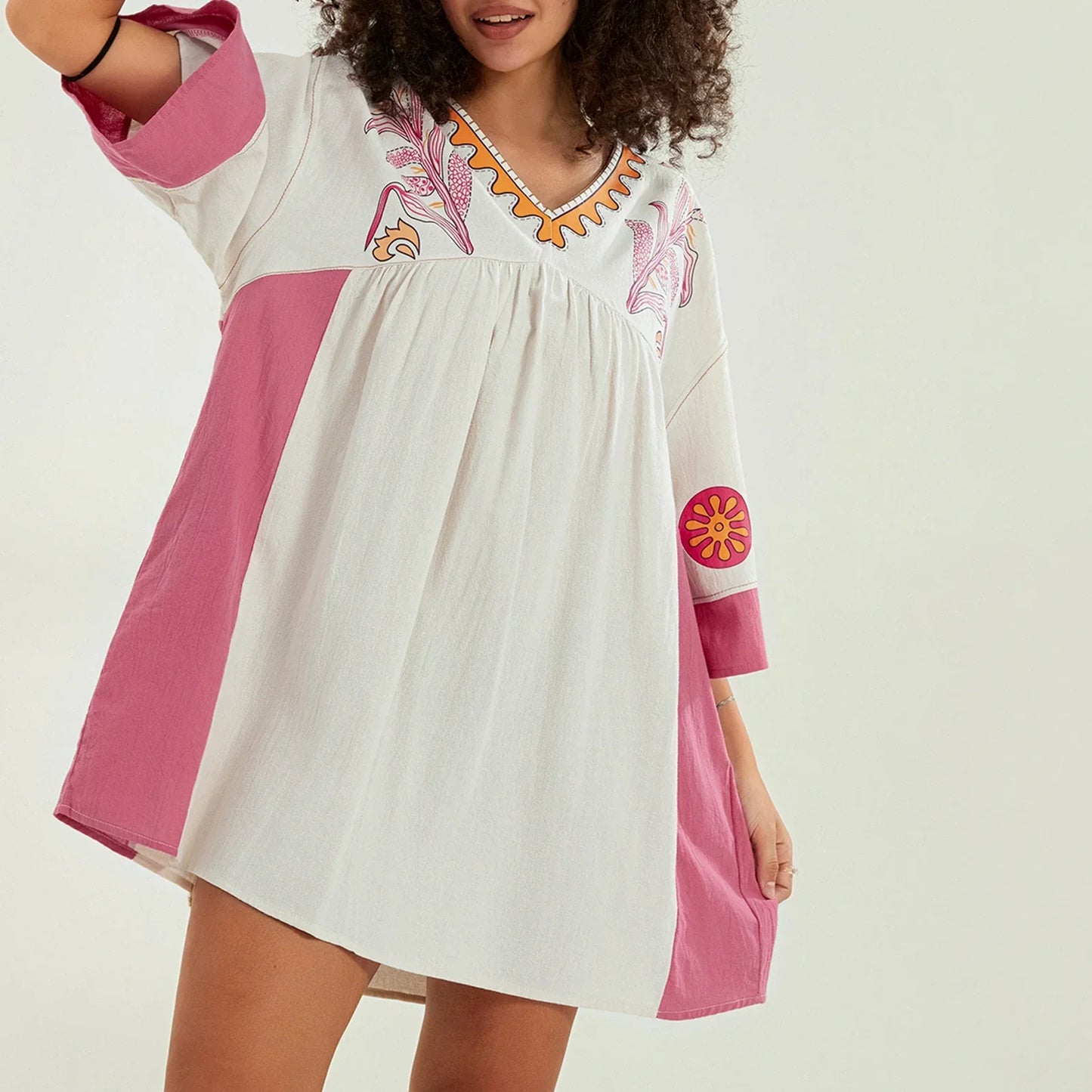 Mabelle – Dames tuniekjurk met v-hals en geborduurde details