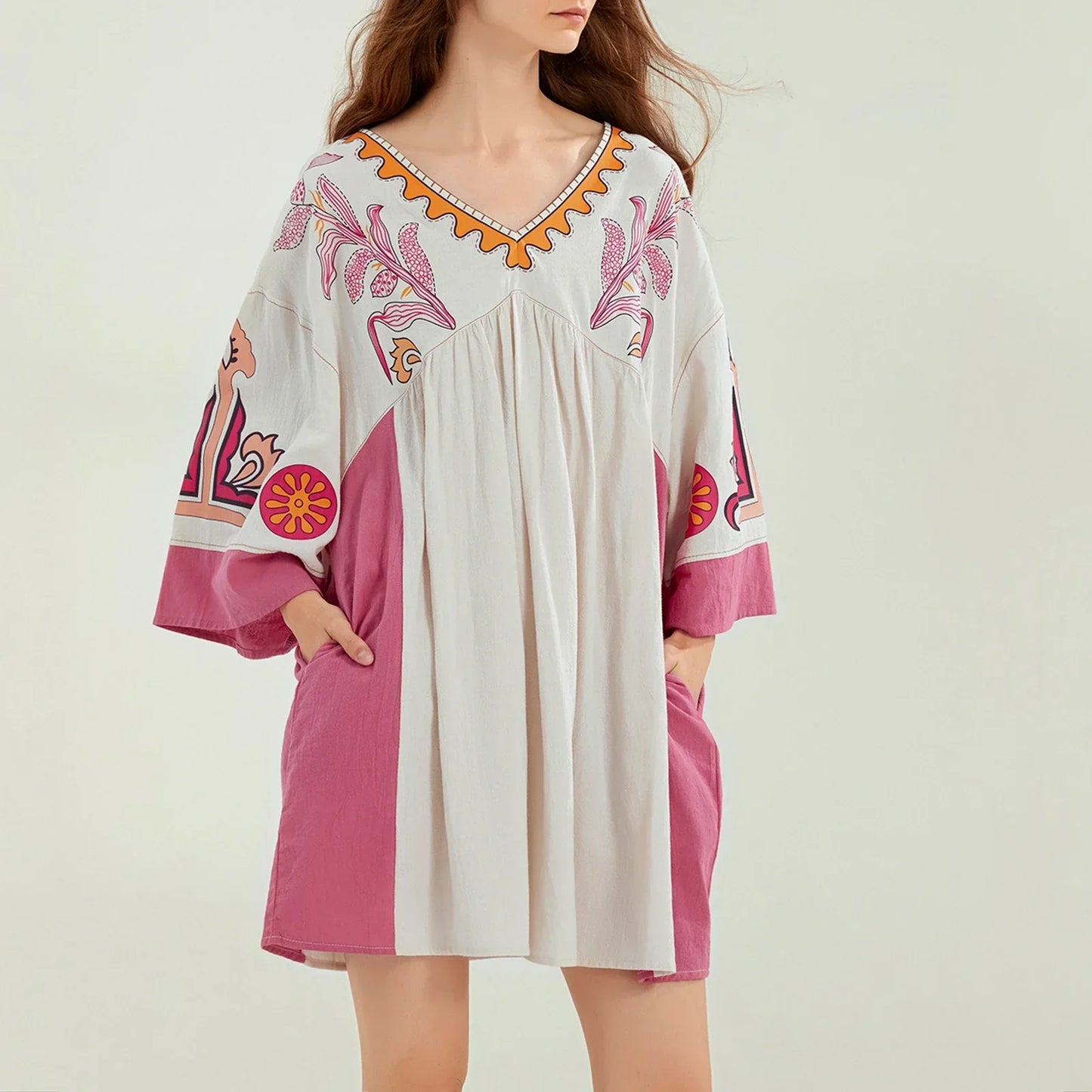 Mabelle – Dames tuniekjurk met v-hals en geborduurde details
