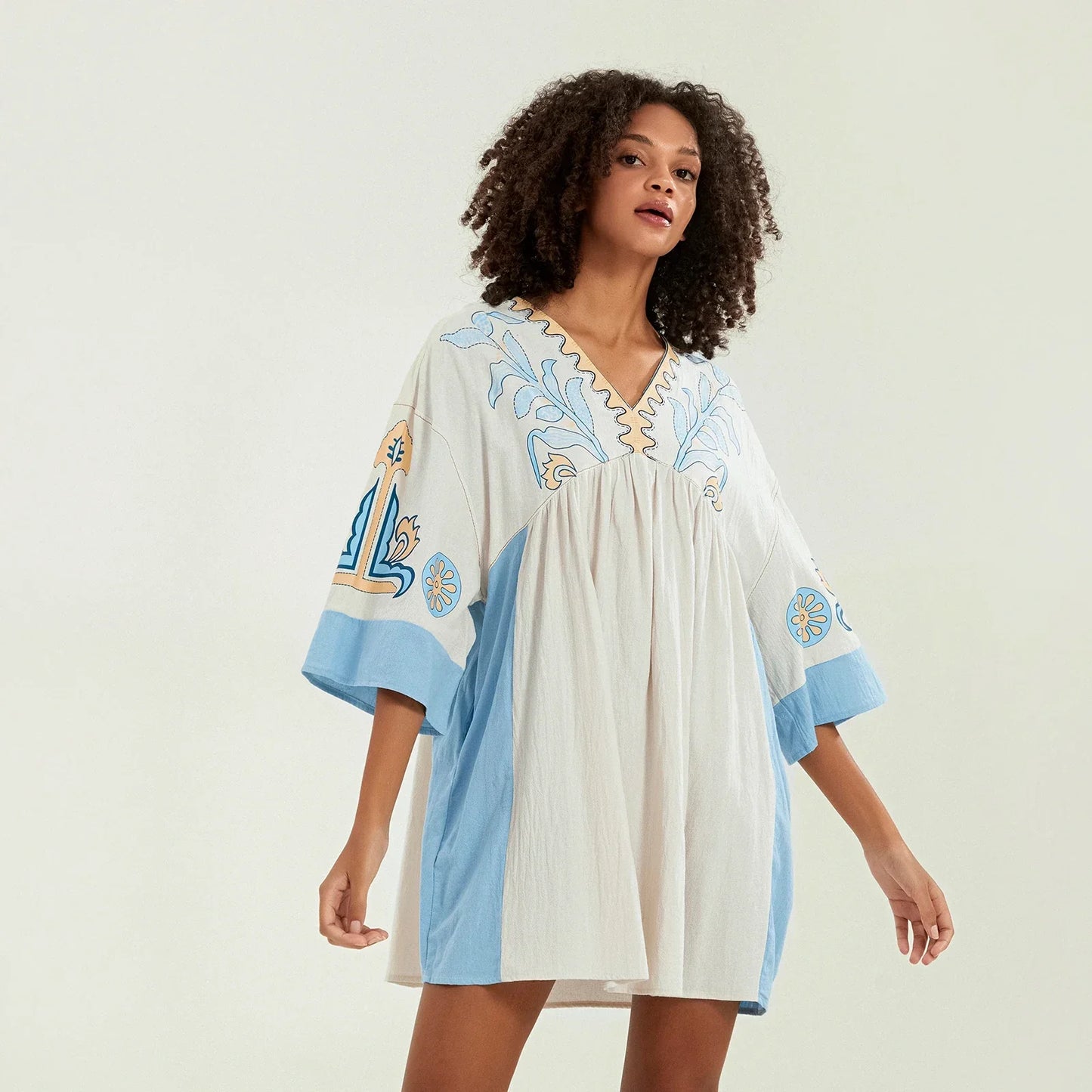 Mabelle – Dames tuniekjurk met v-hals en geborduurde details