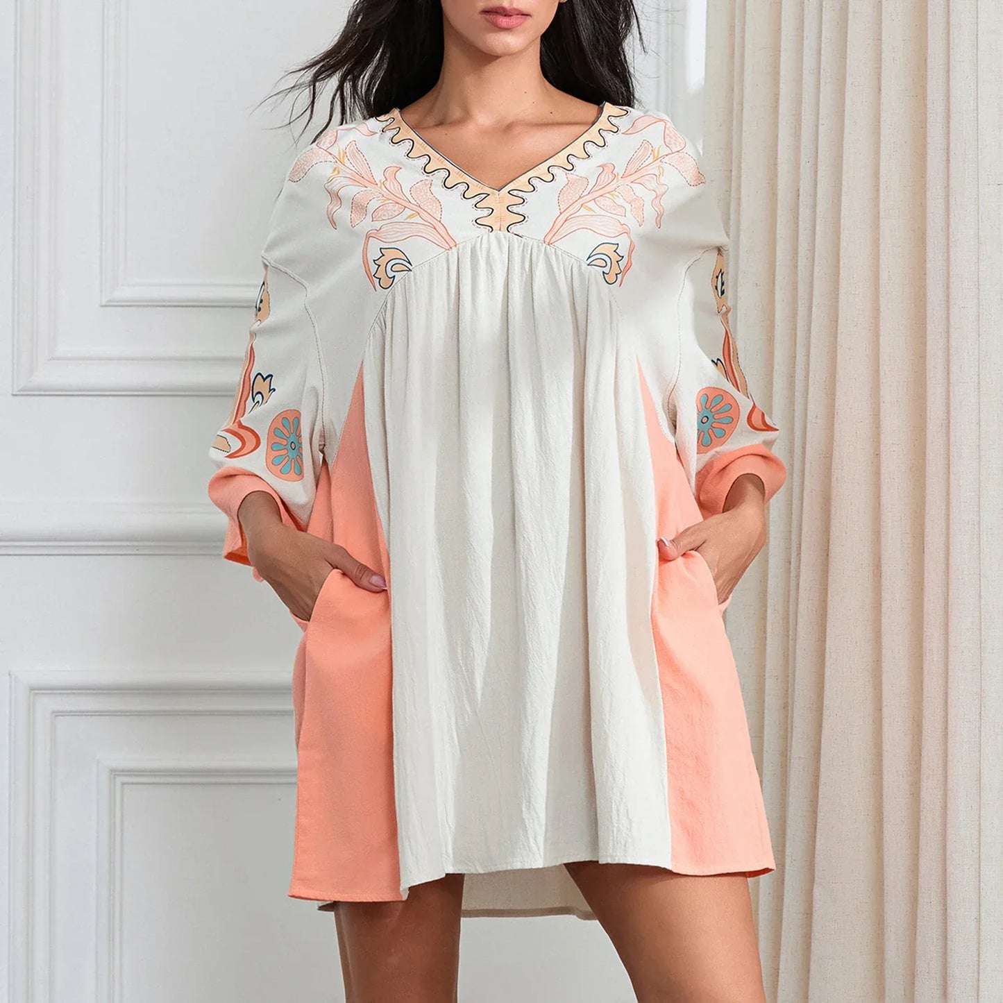 Mabelle – Dames tuniekjurk met v-hals en geborduurde details