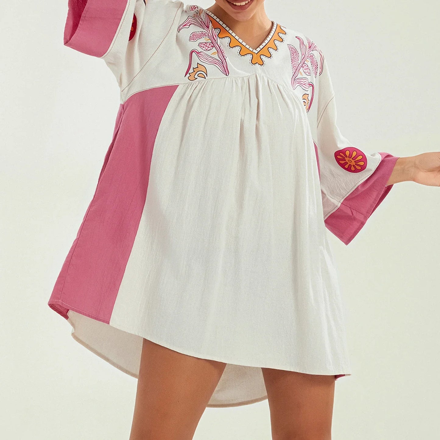 Mabelle – Dames tuniekjurk met v-hals en geborduurde details