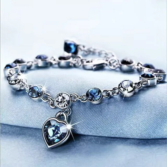 Damesarmband met hartvormige kristallen