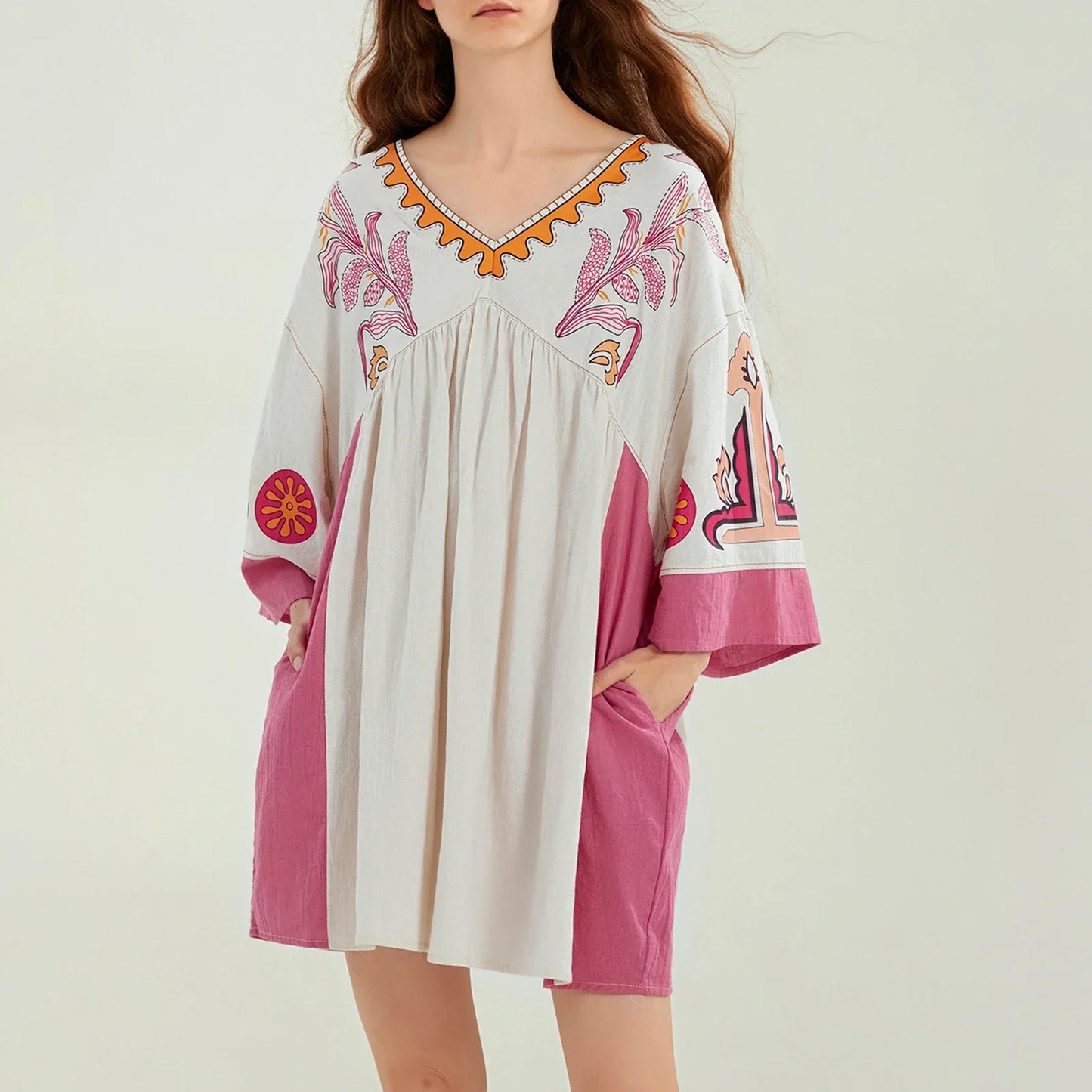 Mabelle – Dames tuniekjurk met v-hals en geborduurde details