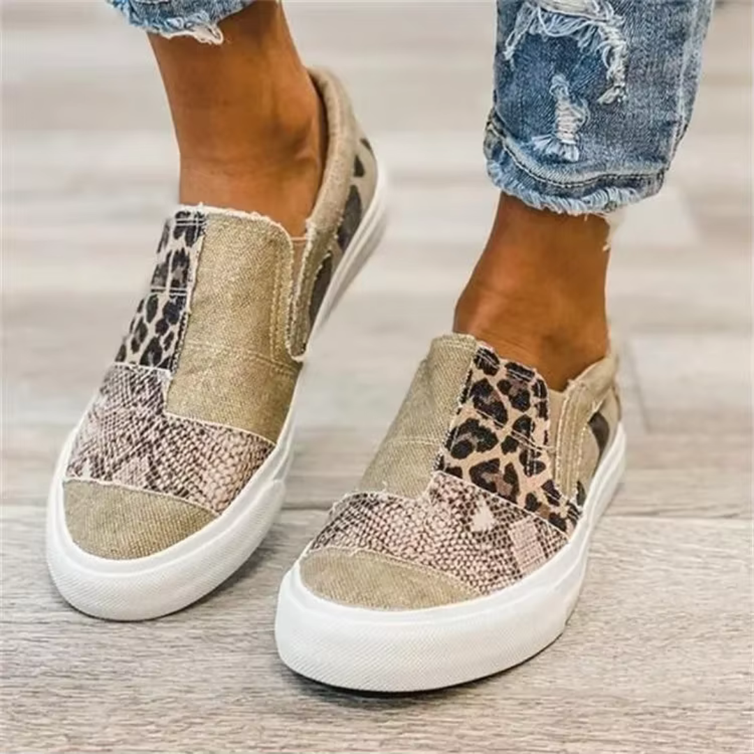 Florencia - Dames slip-on sneaker met speels patchwork ontwerp