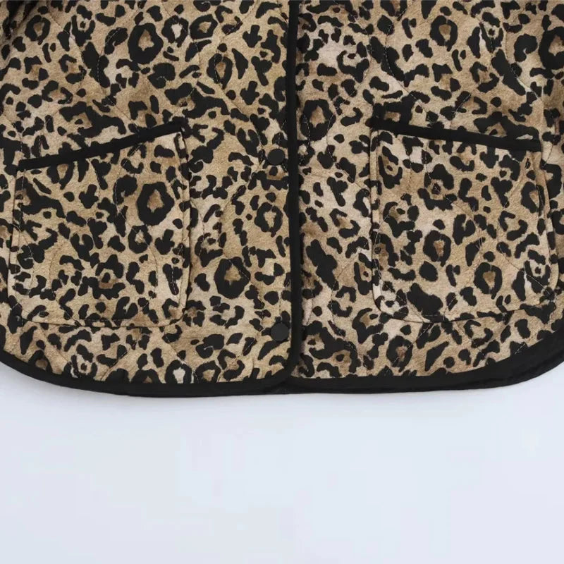 Nely - Oversized damesjack met luipaardprint