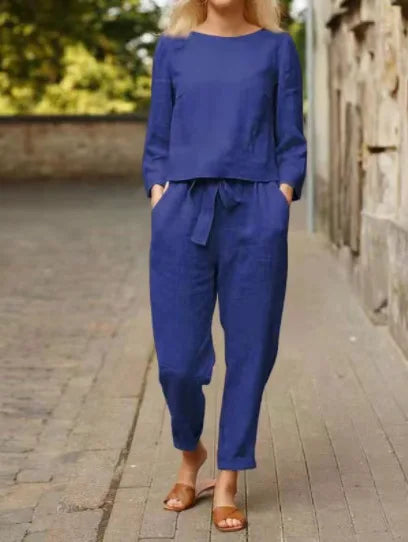 Belle – Casual damespak met strikceintuur