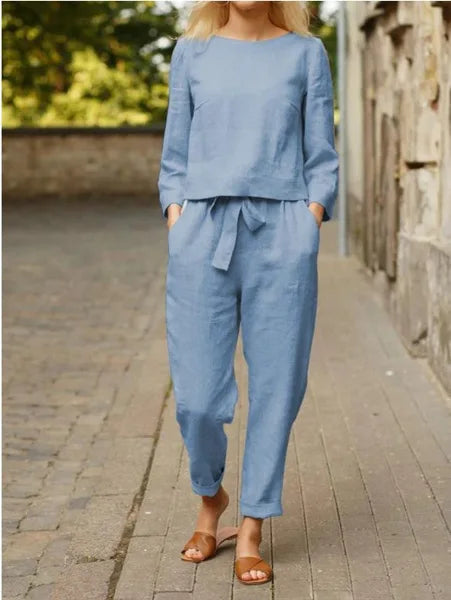 Belle – Casual damespak met strikceintuur