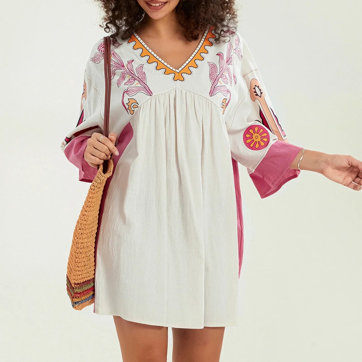 Mabelle – Dames tuniekjurk met v-hals en geborduurde details