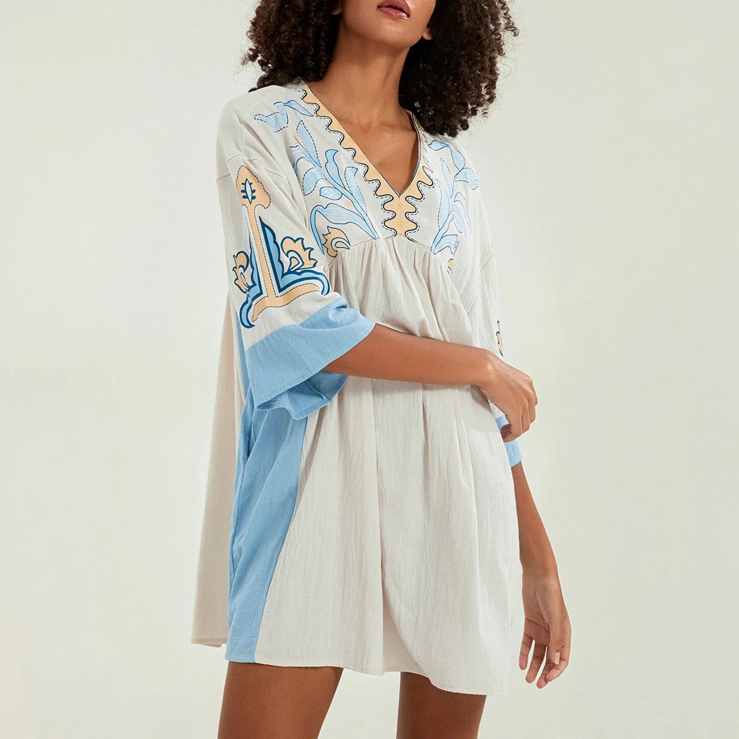 Mabelle – Dames tuniekjurk met v-hals en geborduurde details
