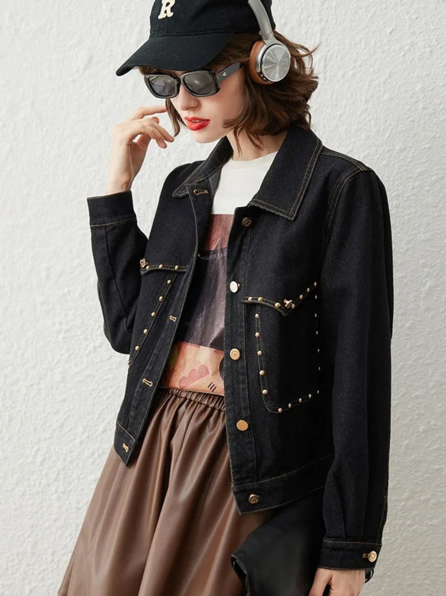 Lucinda - Korte dames denim jas met studs