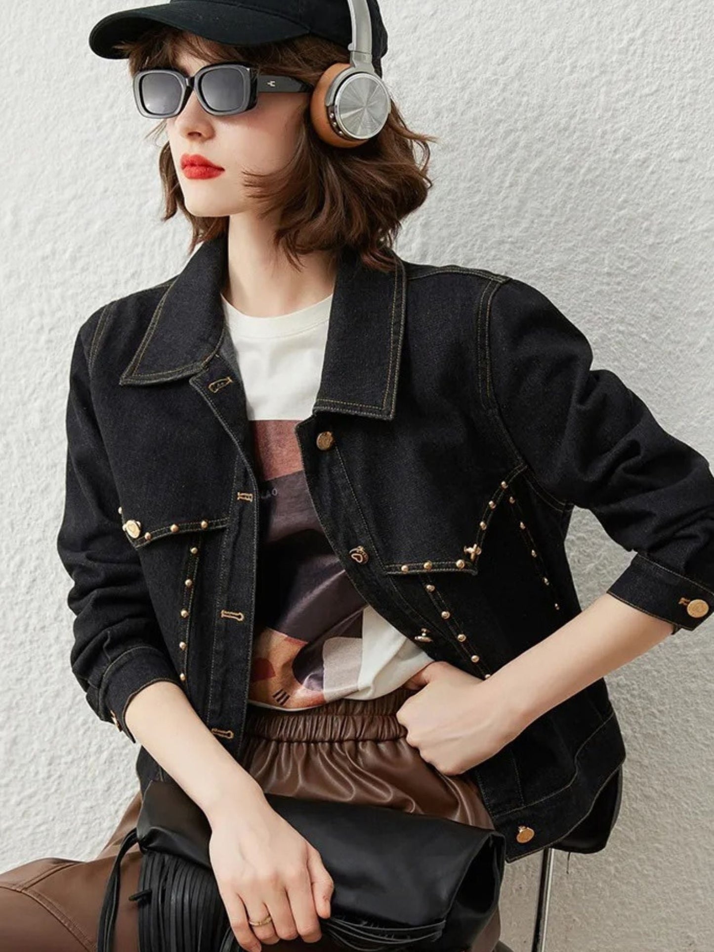 Lucinda - Korte dames denim jas met studs