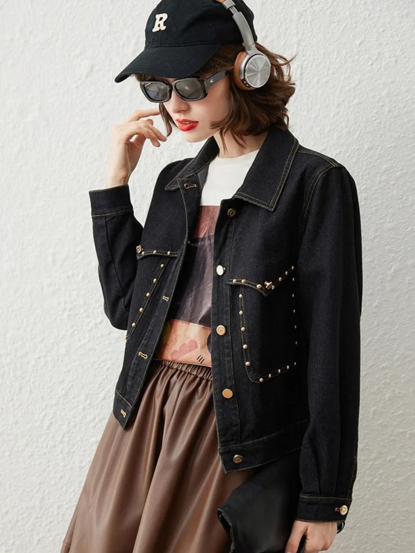 Lucinda - Korte dames denim jas met studs