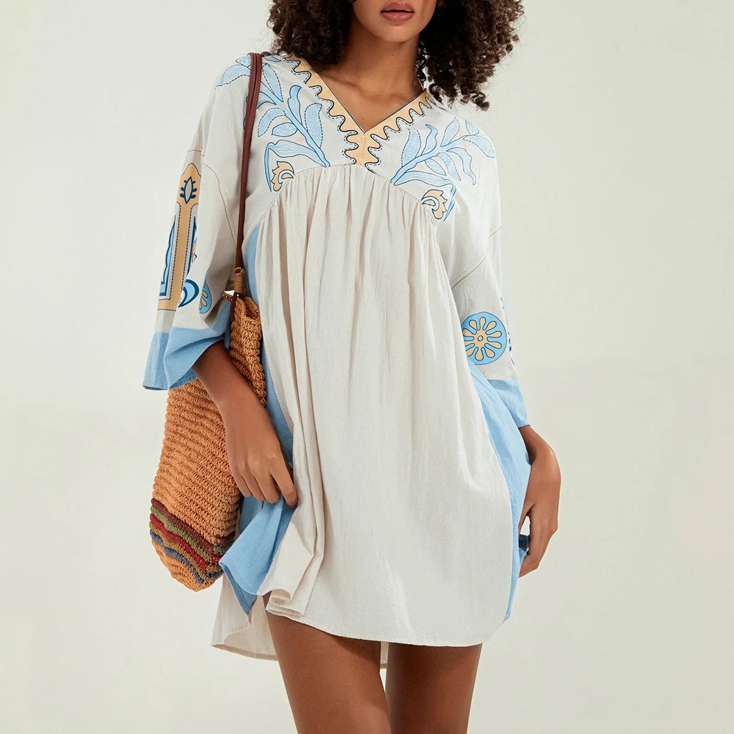 Mabelle – Dames tuniekjurk met v-hals en geborduurde details