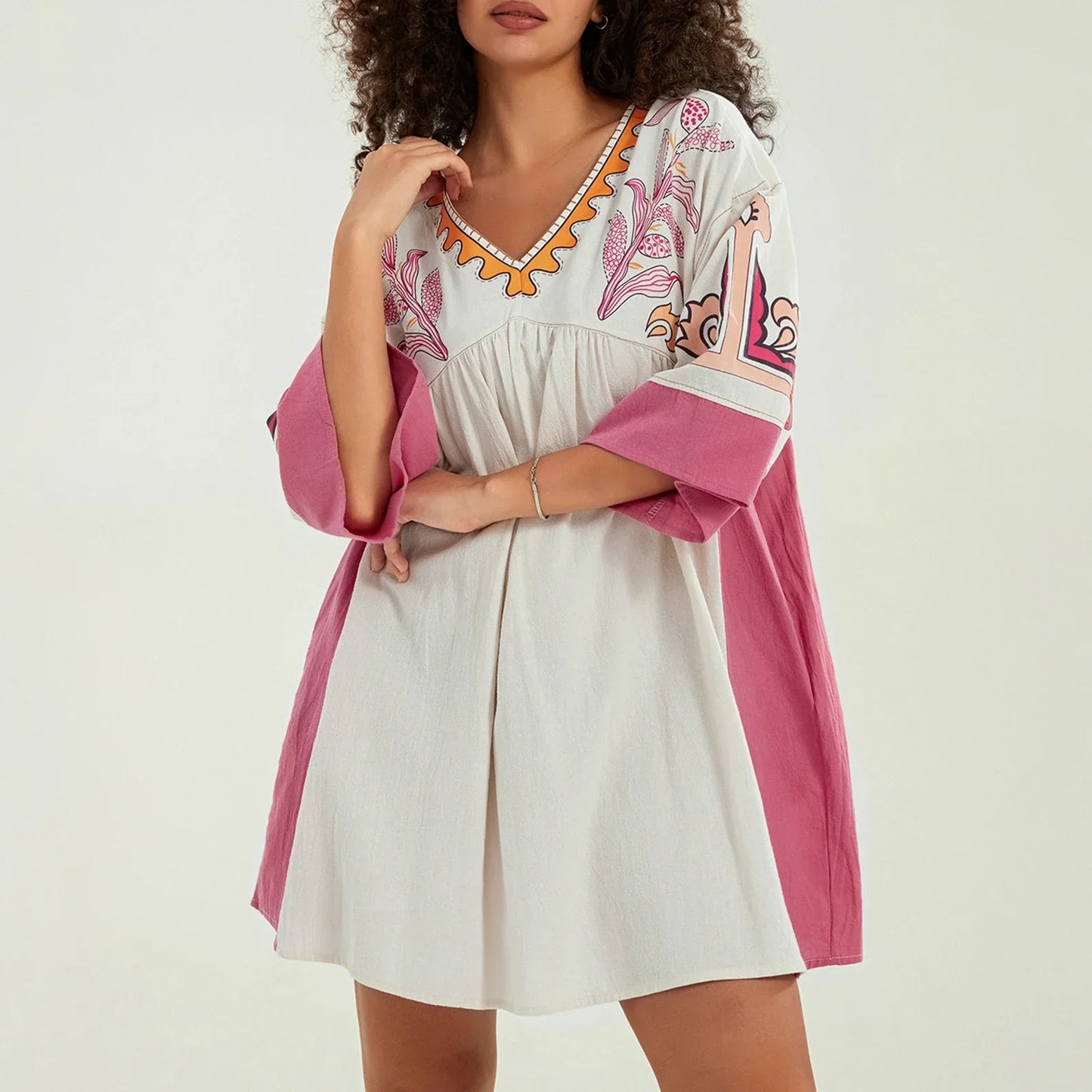 Mabelle – Dames tuniekjurk met v-hals en geborduurde details