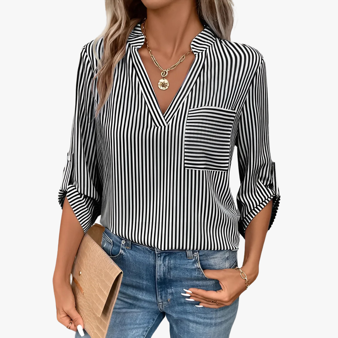 Sylvie - Gestreepte dames blouse met V-hals en borstzak