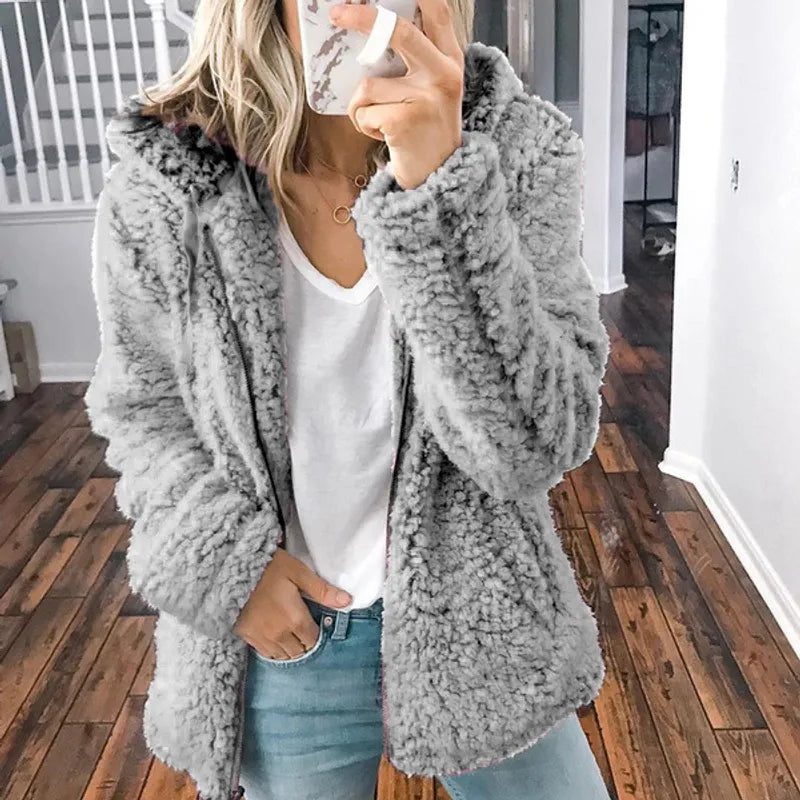 Isadora - Dames knusse teddy fleece jas met capuchon