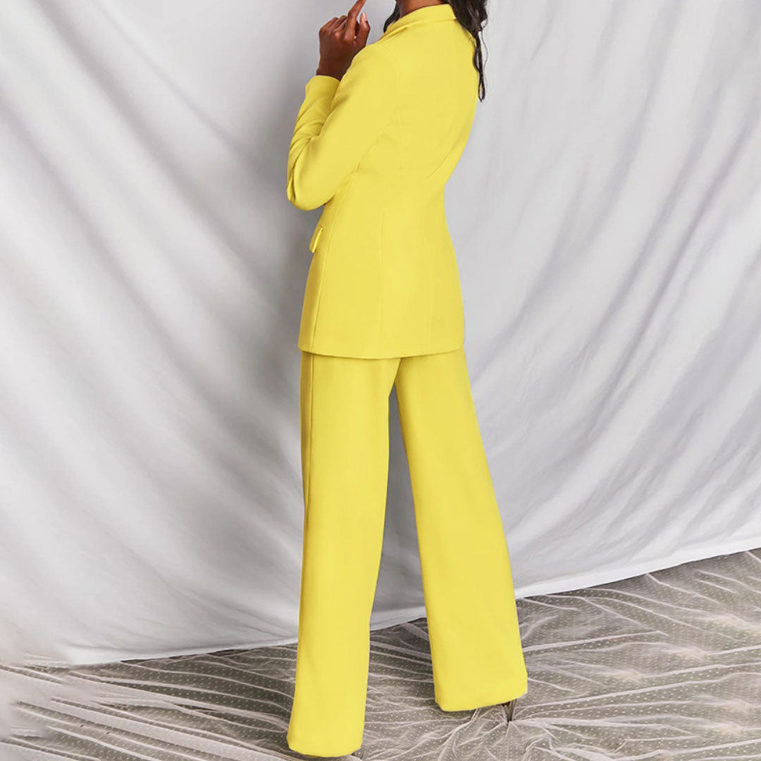 Glenda – Getailleerd damespak met blazer en wijde broek