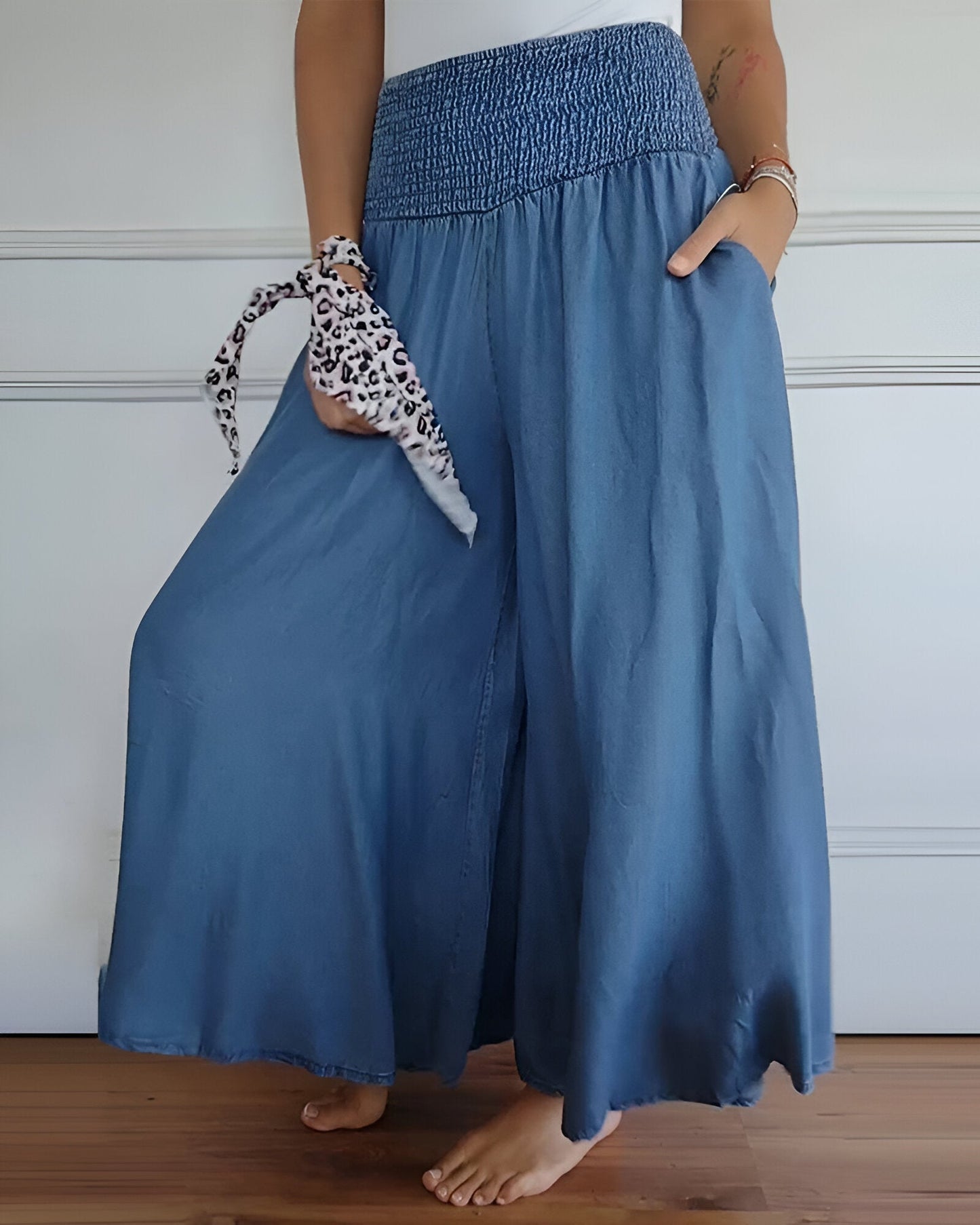 Viktoria - Wijde damesbroek met gesmokte taille en vloeiende pijpen