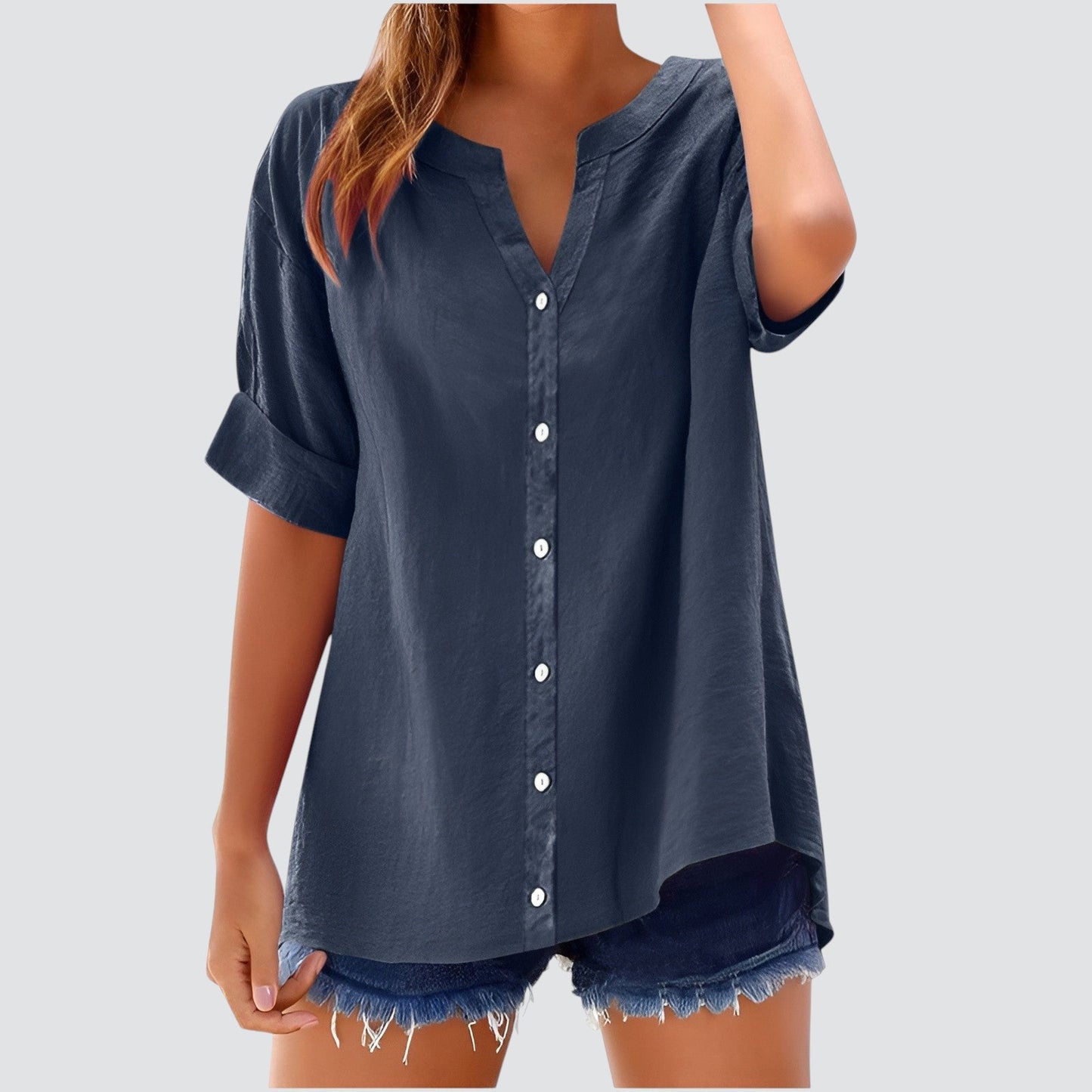 Hannelie - V-hals damesblouse met knoopsluiting