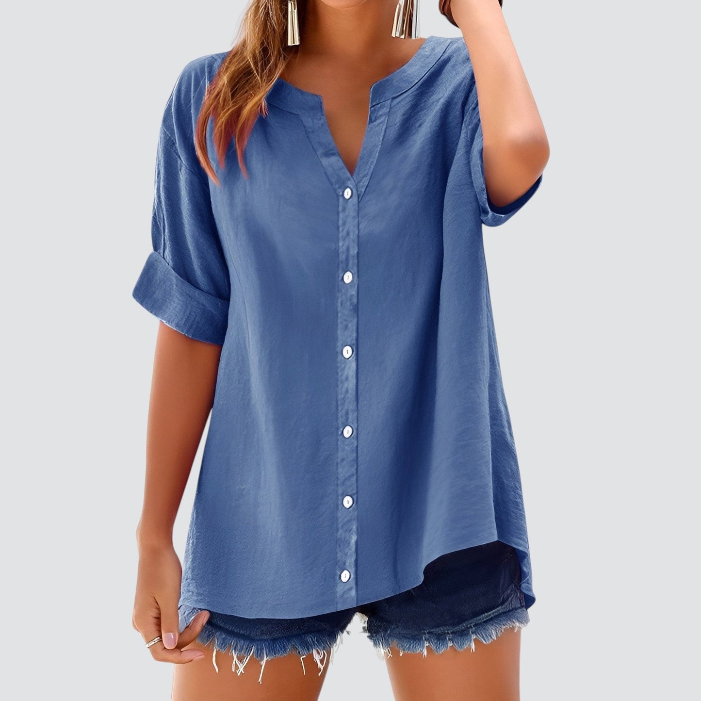 Hannelie - V-hals damesblouse met knoopsluiting