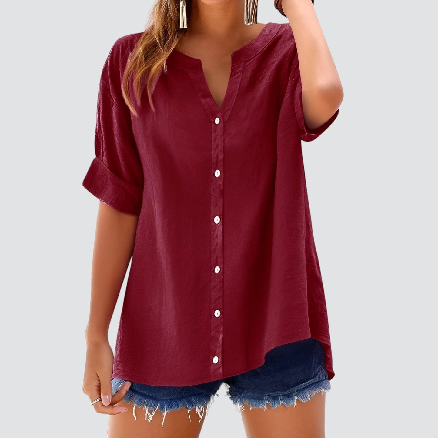 Hannelie - V-hals damesblouse met knoopsluiting