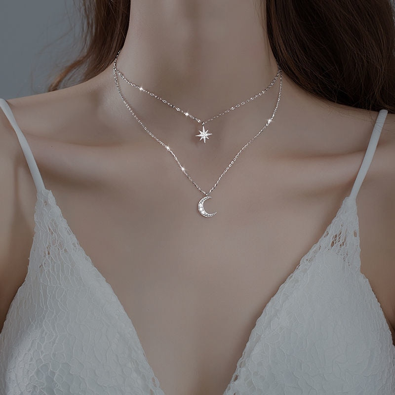 Isabella – Gelaagde damesketting met maan- en sterhanger