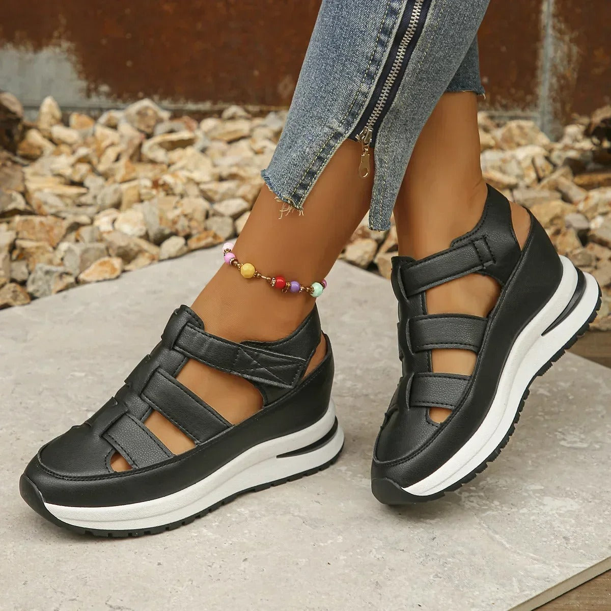 Teresina - Damesplateausandaal met sportieve look