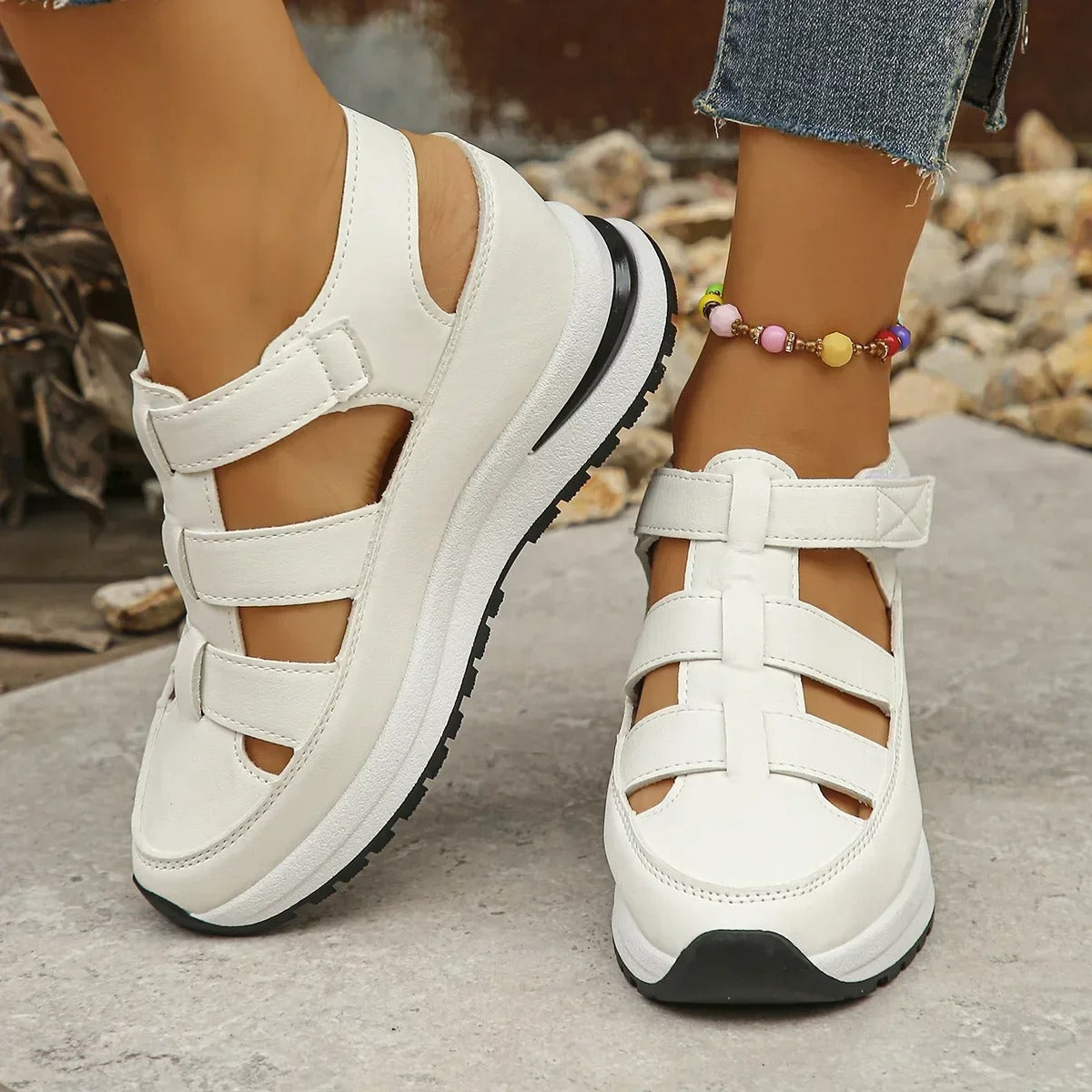 Teresina - Damesplateausandaal met sportieve look
