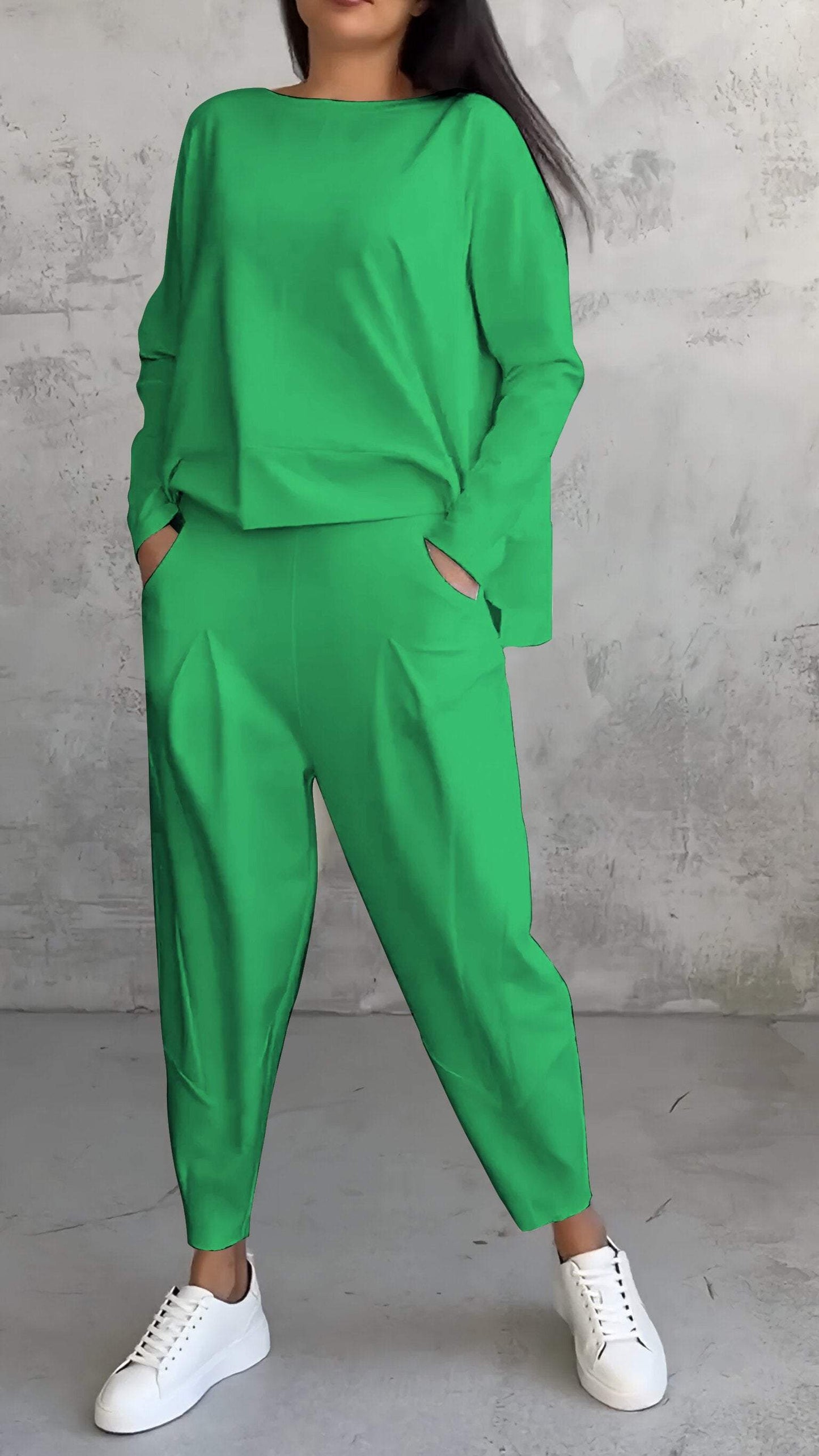 Karrie – Relaxed damespak met lange mouwen en taps toelopende broek