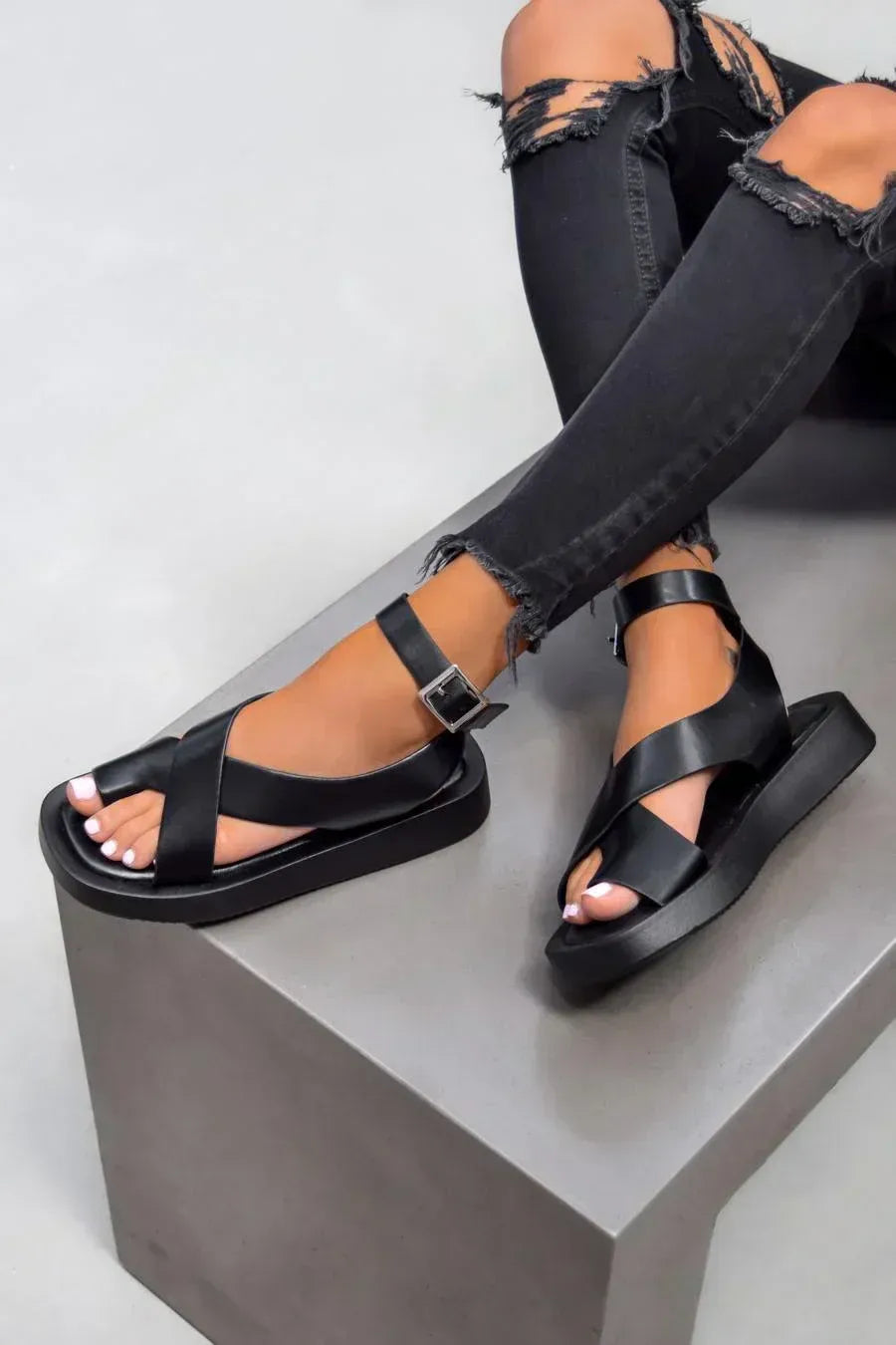 Herra – Dames plateau sandalen met gekruiste banden en enkelgesp