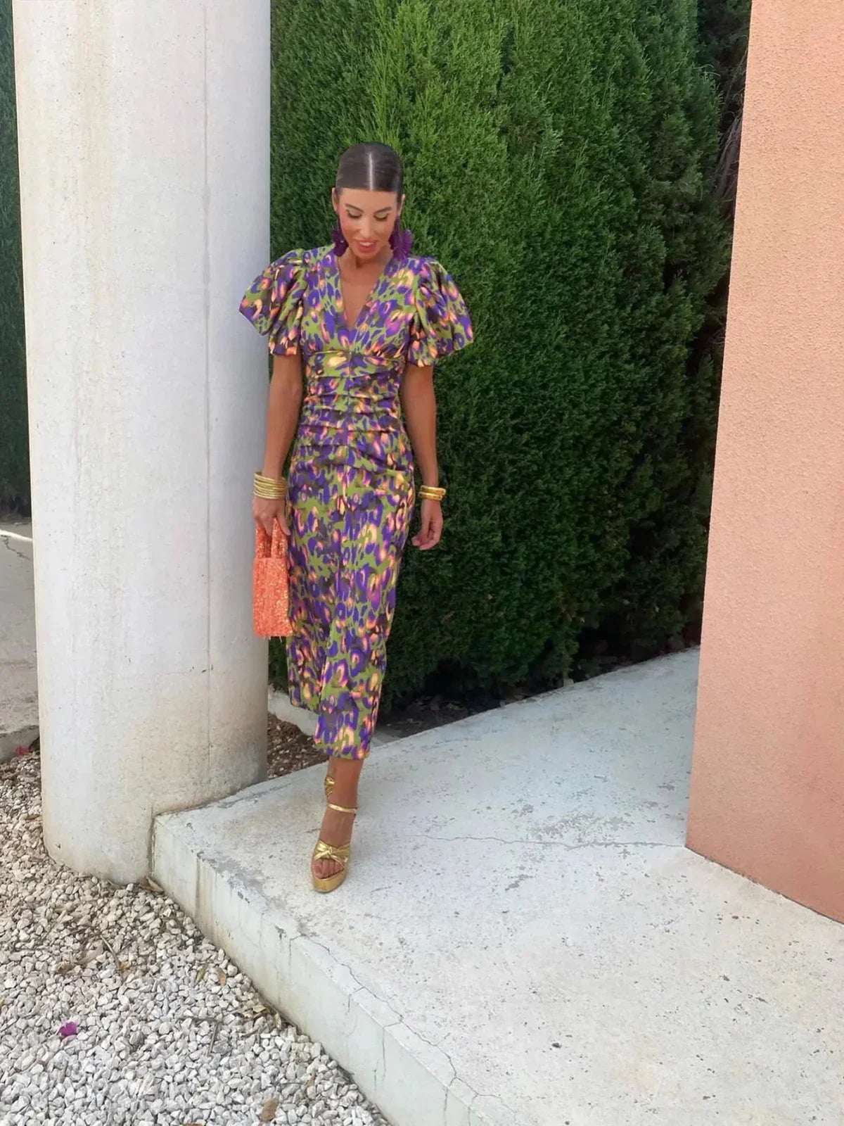 Ailly – Midi jurk met pofmouwen en cut-out detail voor dames
