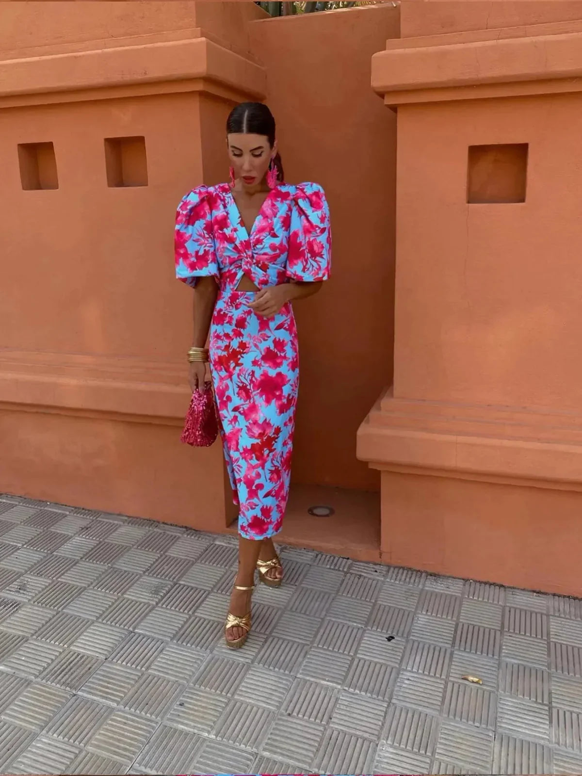 Ailly – Midi jurk met pofmouwen en cut-out detail voor dames