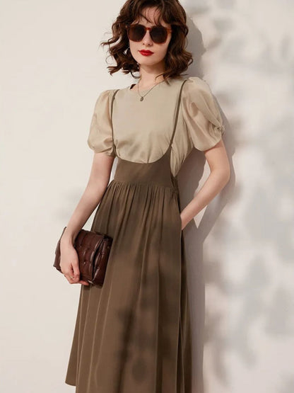 Lidia – Dames set met pofmouwtop en midirok met bandjes