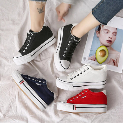 Fadila - Dames platform sneakers met minimalistische zooldetails