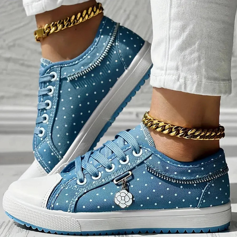 Thora - Damessneakers met kanten panelen en speelse details