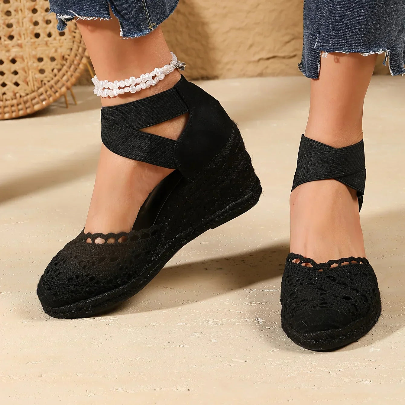 Susanne - Dames sleehak met gehaakt detail en elastische enkelband