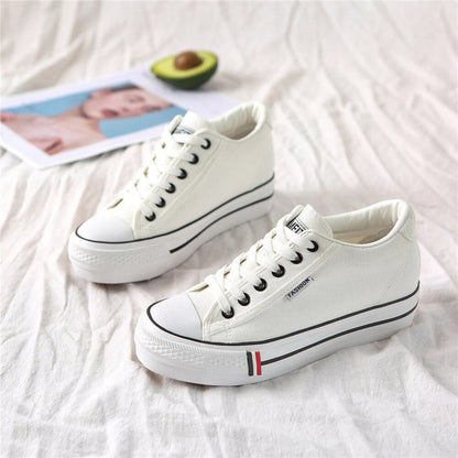 Fadila - Dames platform sneakers met minimalistische zooldetails