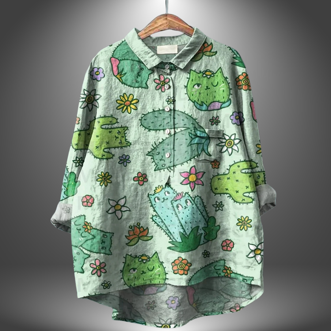 Orsolya - Losvallende damesblouse met kunstzinnige print en kraag
